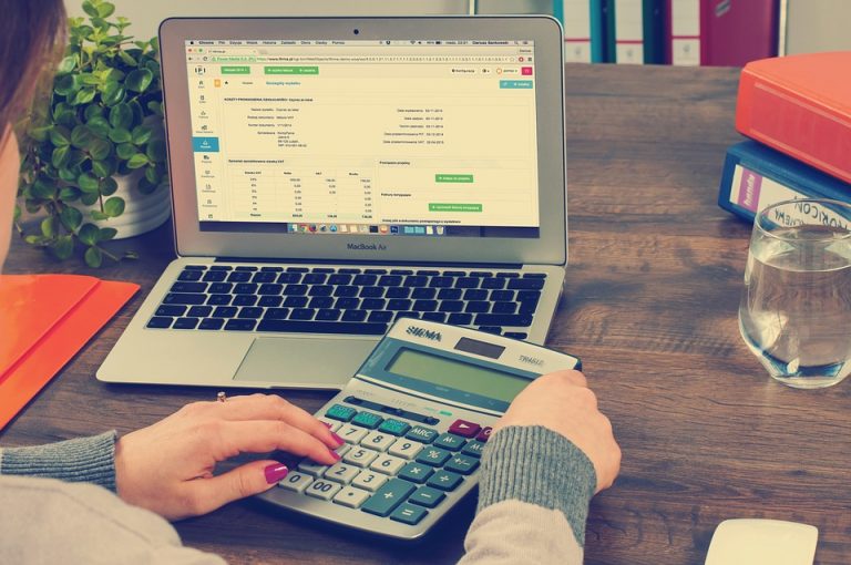 How to clear an overpayment made by a customer in quickbooks my vao